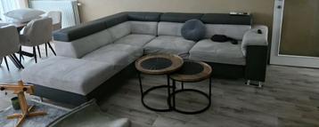 Zetel in goede staat met bedfunctie en opbergruimte gratis