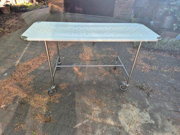 Inox onderstel op wielen, Ophalen, Zo goed als nieuw