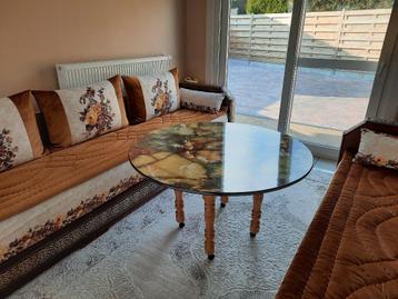 Tafelset (twee tafels samen) beschikbaar voor biedingen