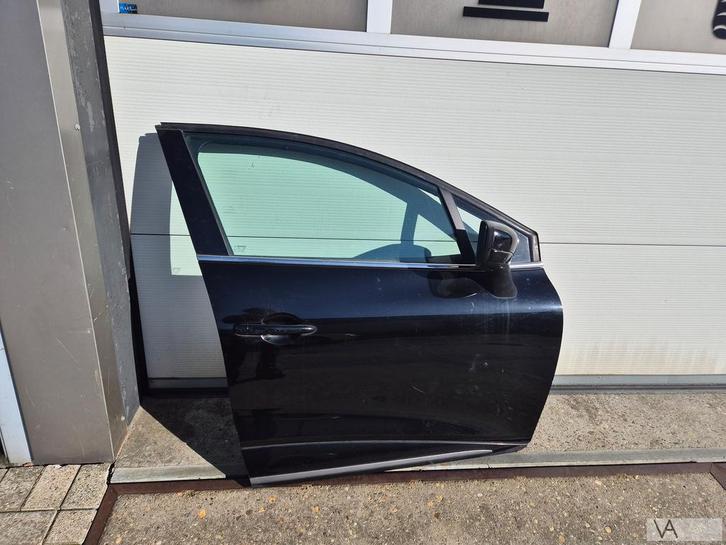Renault Clio 4 2013-2020 deur portier rechts voor zwart €100, Auto-onderdelen, Carrosserie, Deur, Renault, Voor, Rechts, Gebruikt