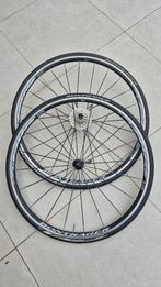 Voor en achter wiel “Bontrager” Racel - 28 inch met banden., Enlèvement, Comme neuf, Bontrager Racel