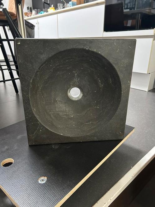 Natuurstenen pompbak – 40 x 40 cm, hoogte 10 cm, Huis en Inrichting, Badkamer | Badkamermeubels, Zo goed als nieuw, Ophalen