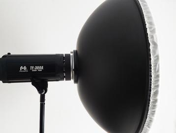 FALCON EYES SR-68T Beauty Dish beschikbaar voor biedingen