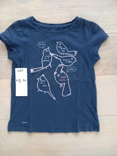 Donkerblauwe tshirt GAP met vogeltjes 6-7 jaar Maat 116-122, Kinderen en Baby's, Kinderkleding | Maat 122, Zo goed als nieuw, Meisje