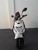 Piaggio Zip 4T Scooter Glans Wit ALPHA LED (B-Klasse), Fietsen en Brommers, Ophalen, Zo goed als nieuw, Piaggio Zip