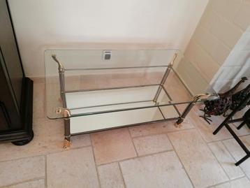 Salontafel. beschikbaar voor biedingen