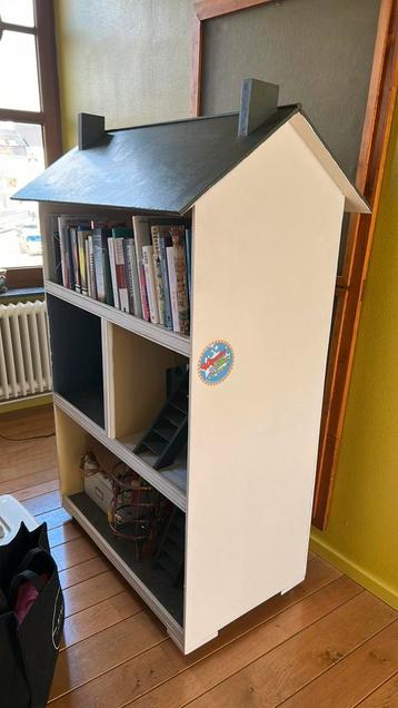 Poppenhuis - enig exemplaar beschikbaar voor biedingen