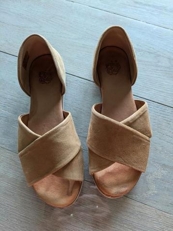 Dames sandalen beschikbaar voor biedingen