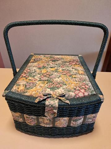 Coffret à couture beschikbaar voor biedingen