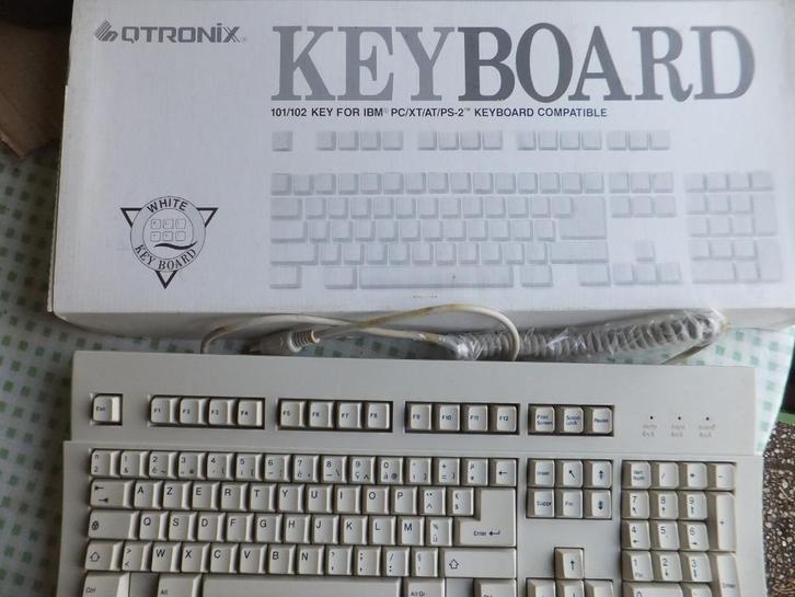 Clavier XT-AT-PS2 - AZERTY, Informatique & Logiciels, Claviers, Azerty, Enlèvement ou Envoi