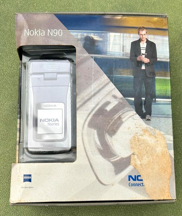 Nokia N90, Telecommunicatie, Mobiele telefoons | Nokia, Gebruikt, Inklapmodel, Fysiek toetsenbord, Minder dan 3 megapixel, Zilver