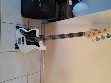 Linkshandige basgitaar, Muziek en Instrumenten, Ophalen, Zo goed als nieuw, Basgitaar, 100 watt of meer