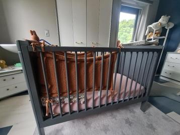 Baby-/kinderbedje en set beschikbaar voor biedingen