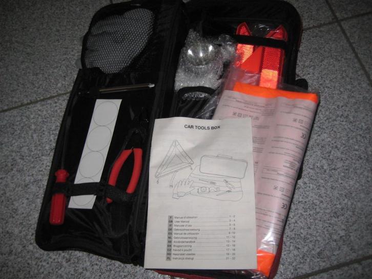 auto tool box valiesje / veiligheids materiaal tasje nieuw, Auto diversen, Auto-accessoires, Ophalen
