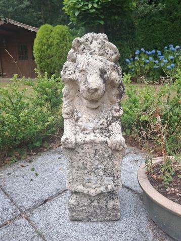  Tuinbeeld leeuw, doorleefd en heel oud beschikbaar voor biedingen