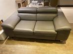 Grijs lederen tweezit zetel, Huis en Inrichting, Zetels | Zetels, Ophalen, 100 tot 125 cm, 150 tot 200 cm, Tweepersoons