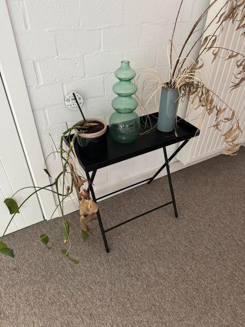 Zwart metalen bijzettafeltje, Huis en Inrichting, Tafels | Sidetables, Zo goed als nieuw, Ophalen