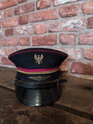 Poolse kepi?  beschikbaar voor biedingen