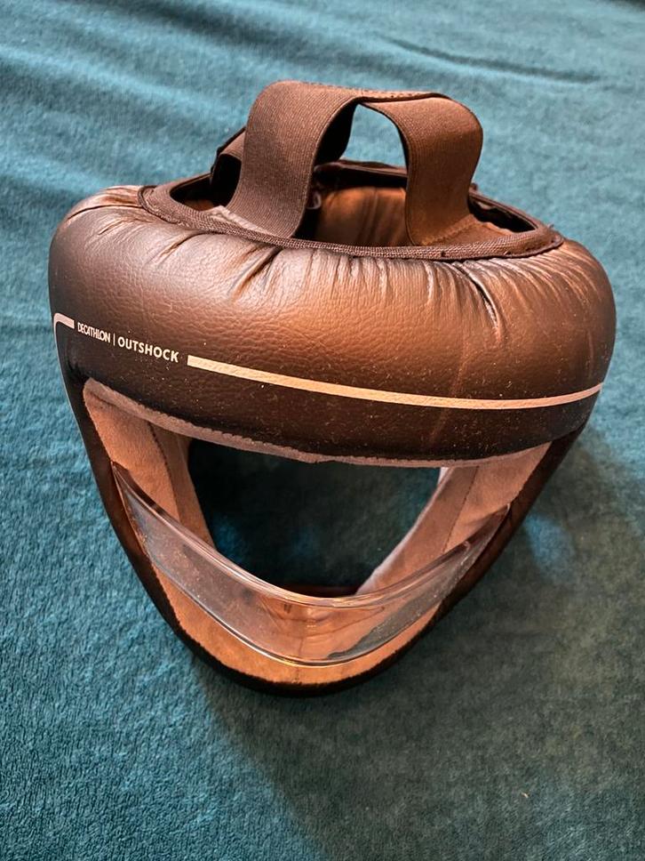 Headgear 100 Outshock – volledige hoofdbeschermer, Sport en Fitness, Boksen, Zo goed als nieuw, Bokshelm, Ophalen