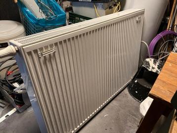 Radiateur comme neuf 140/90/16 beschikbaar voor biedingen