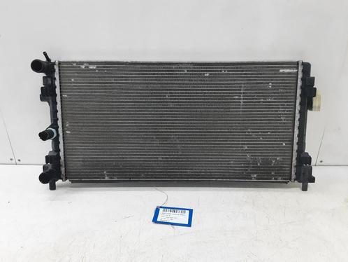 RADIATEUR Skoda Fabia III (NJ3) (6R0121253A), Auto-onderdelen, Airco en Verwarming, Skoda, Gebruikt