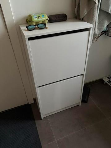 Schoenkast beschikbaar voor biedingen