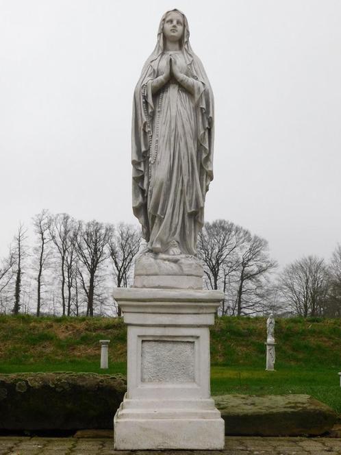 Groot Maria Beeld op Sokkel - 190 cm - Volledig Steen, Tuin en Terras, Tuinbeelden, Steen, Ophalen of Verzenden