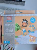 Knutselen met klei, Ophalen