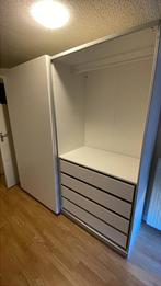 İkea pax, Enlèvement