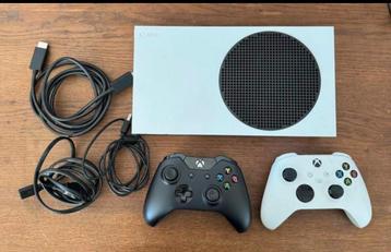 Xbox Series S 512GB + 2 manettes beschikbaar voor biedingen