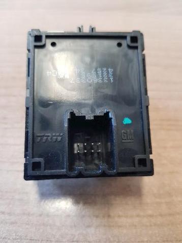 COMMUTATEUR VITRES ELECTRIQUES Opel Adam (|13360337|), Utilisé, Opel