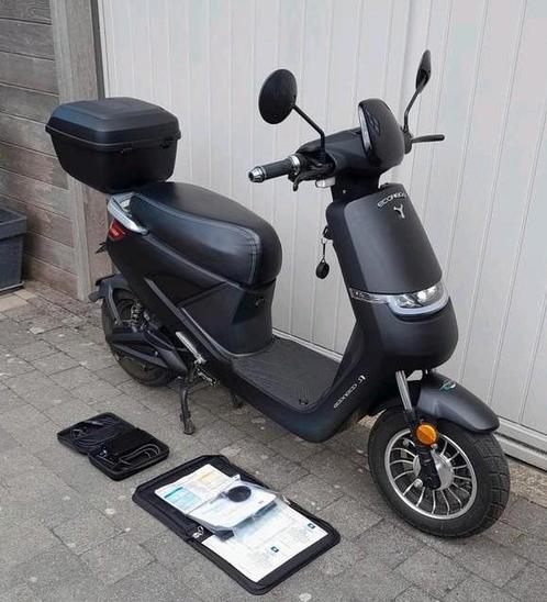 ECO-NECO S1 electrische scooter
NIEUWSTAAT! 45km/u B-klasse, Fietsen en Brommers, Snorfietsen en Snorscooters, Zo goed als nieuw