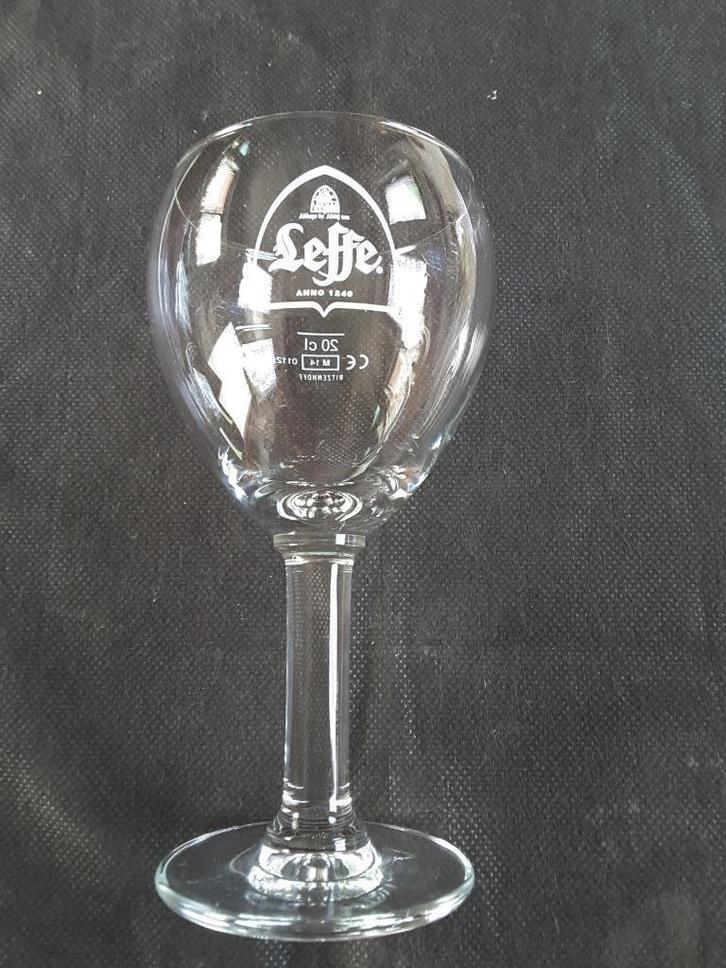 Leffe glas 20 cl wit patroon met schaalverdeling 20 cl M14 r, Verzamelen, Biermerken, Nieuw, Glas of Glazen, Leffe, Ophalen of Verzenden