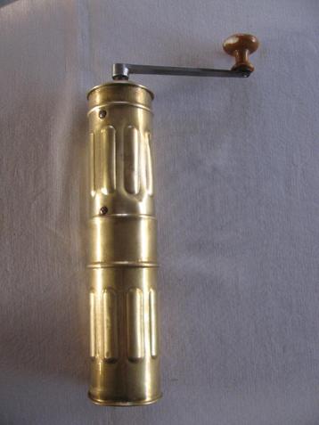 Peugeot militaire reis koffiemolen model H Turc. beschikbaar voor biedingen