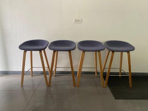 4 Hay barkrukken, About a Stool A33, Huis en Inrichting, Barkrukken, Zo goed als nieuw, 60 tot 90 cm, Hout, 4 krukken, Met voetsteun