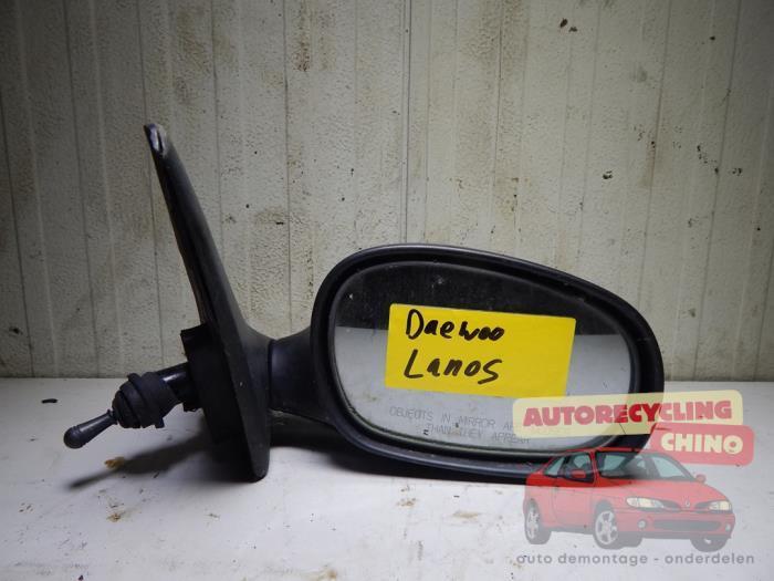 Buitenspiegel rechts van een Daewoo Lanos, Auto-onderdelen, Spiegels, Daewoo, Gebruikt, 3 maanden garantie, Ophalen of Verzenden