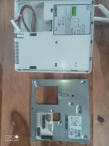 Elvox 6341 met onderplaat r631, Enlèvement ou Envoi, Comme neuf