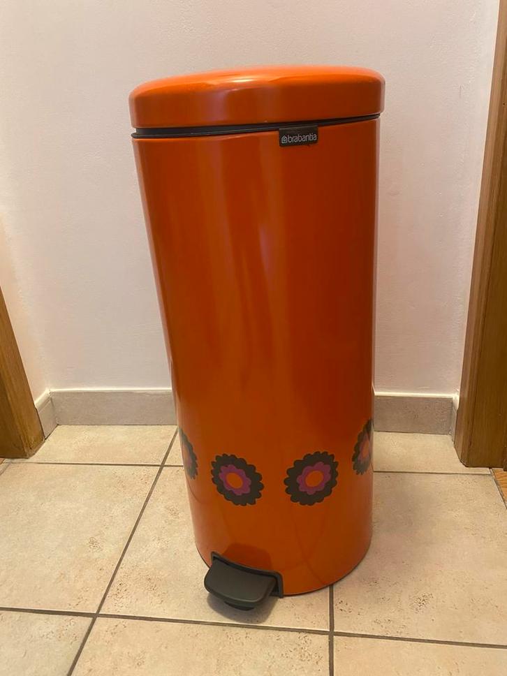 Brabantia, Huis en Inrichting, Woonaccessoires | Prullenbakken, Zo goed als nieuw, Met pedaal, Ophalen
