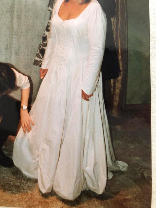 Robe de mariée Kaat Tilley taille 44 sur mesure, Vêtements | Femmes, Vêtements de mariage & Accessoires de mariage, Porté, Robe de mariée