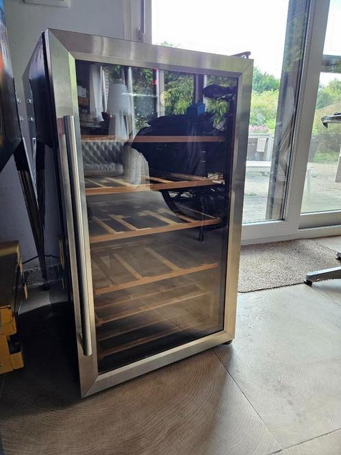 Hoover wijnkoelkast, Elektronische apparatuur, Koelkasten en IJskasten, Gebruikt, Zonder vriesvak, 100 tot 150 liter, Minder dan 85 cm
