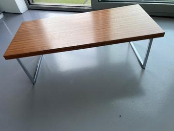 Retro salontafel beschikbaar voor biedingen