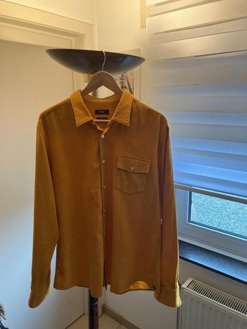 Hemd Hugo Boss fluweel, Kleding | Heren, Overhemden, Zo goed als nieuw, Halswijdte 43/44 (XL), Geel, Ophalen of Verzenden