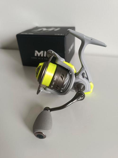 Moulinet UL Handing M1 - taille 500 + nylon gamakatsu fluo, Sports nautiques & Bateaux, Pêche à la ligne | Poissons prédateurs