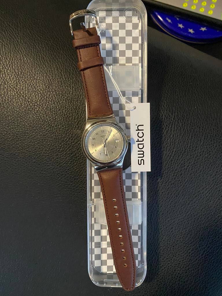 Montre Swatch YIS400 neuve avec boîte, étiquette, protection, Ophalen, Conditie