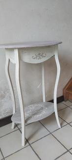 Joli guéridon ovale patiné, Enlèvement