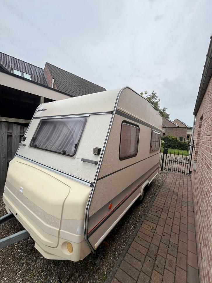 Burstner Caravan, Caravans en Kamperen, Caravans, Particulier, tot en met 4, 500 - 750 kg, Bürstner, Luifel, Ophalen