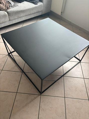 Salontafel beschikbaar voor biedingen