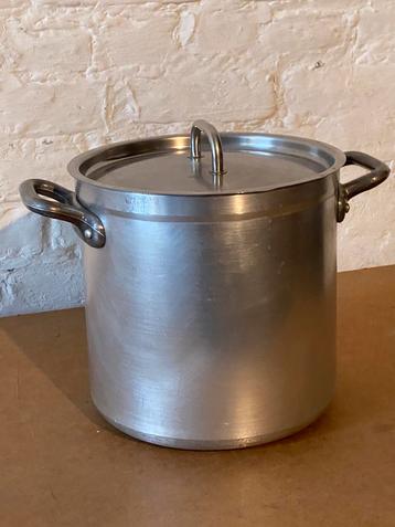 BOURGEAT 25 cm pot van goede kwaliteit, Ophalen, Aluminium