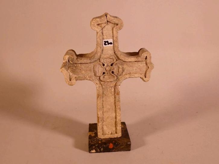 Latijns kruis in geslepen steen/Portor 17e eeuws marmer, Antiek en Kunst, Antiek | Religieuze voorwerpen, Ophalen of Verzenden