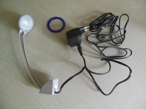 Lampje / spot voor schilderij of kast ?, Huis en Inrichting, Lampen | Spots, Zo goed als nieuw, Plafondspot of Wandspot, Kunststof